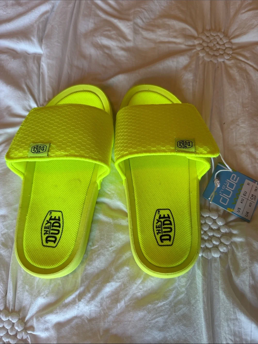 Hey Dude Neon l/fluorescent Yellow Kids Slide/ Sandals. Kids 12. Boys or Girls